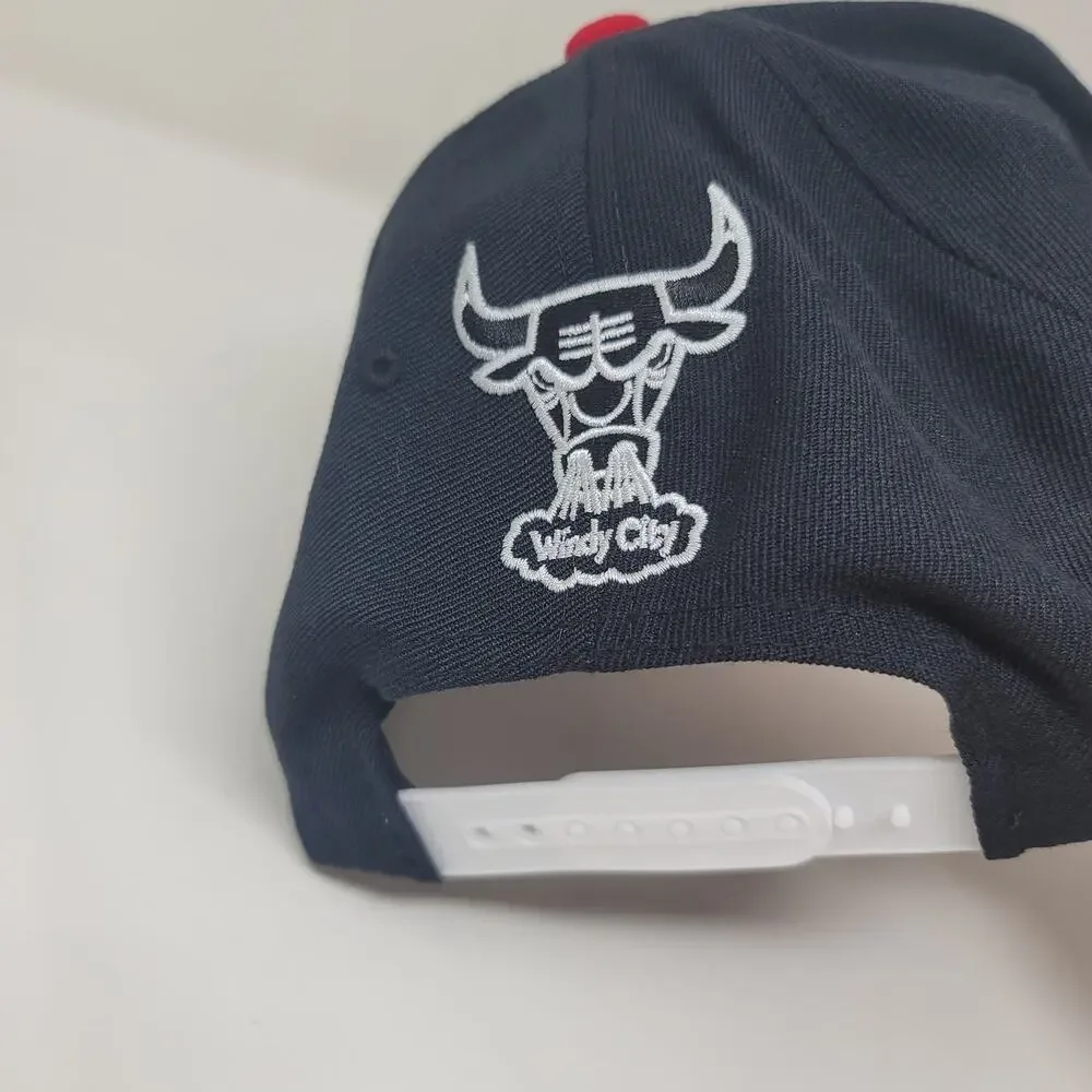 🆕 Mitchell & Ness NBA Chicago Bulls Script Snapback Hat Black Gray